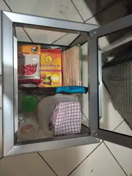 Etalase kecil rujak