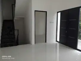Disewakan rumah baru 5 menit dari GBK arena senayan kebayoran lama