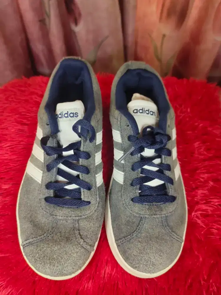 CUCI GUDANG Sepatu Anak ADIDAS UK 34