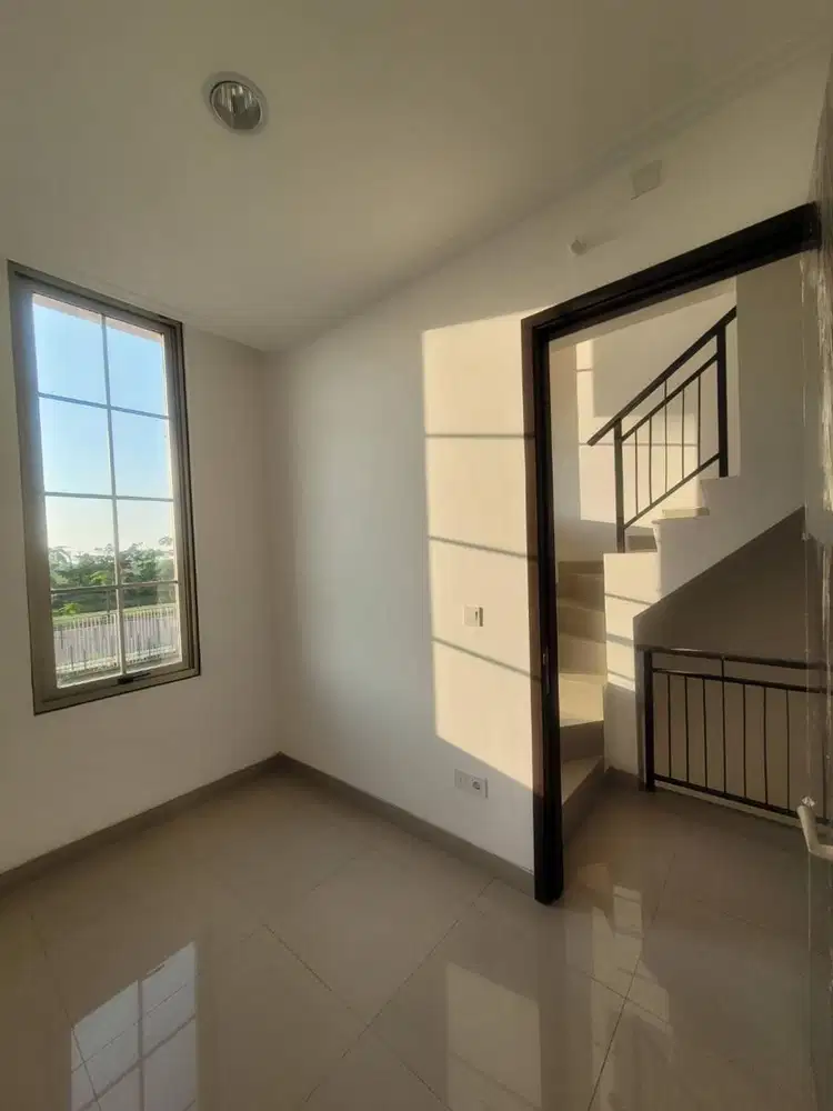 Dijual Rumah PIK 2 uk. 4.5x10 m2 Hazel 3 Lantai Murah