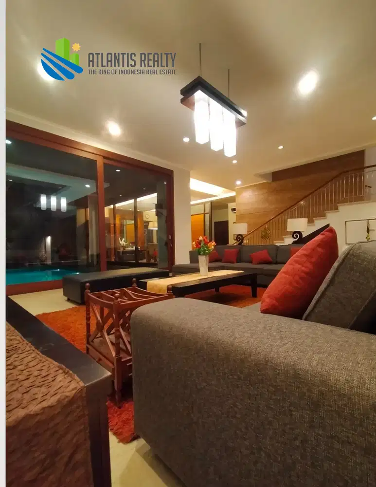 RUMAH MEWAH FULLY FURNISHED  DENGAN KOLAM RENANG DI GREEN GARDEN