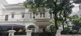 Rumah Mewah Dekat Pim 3 di Jl.gedung Pinang, Pondok Indah