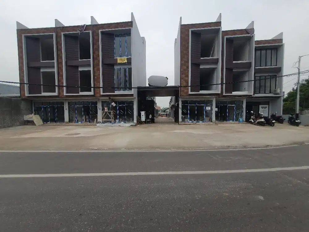 DI JUAL RUKO 3 LANTAI UNTUK USAHA DI JAGAKARSA JAKARTA SELATAN