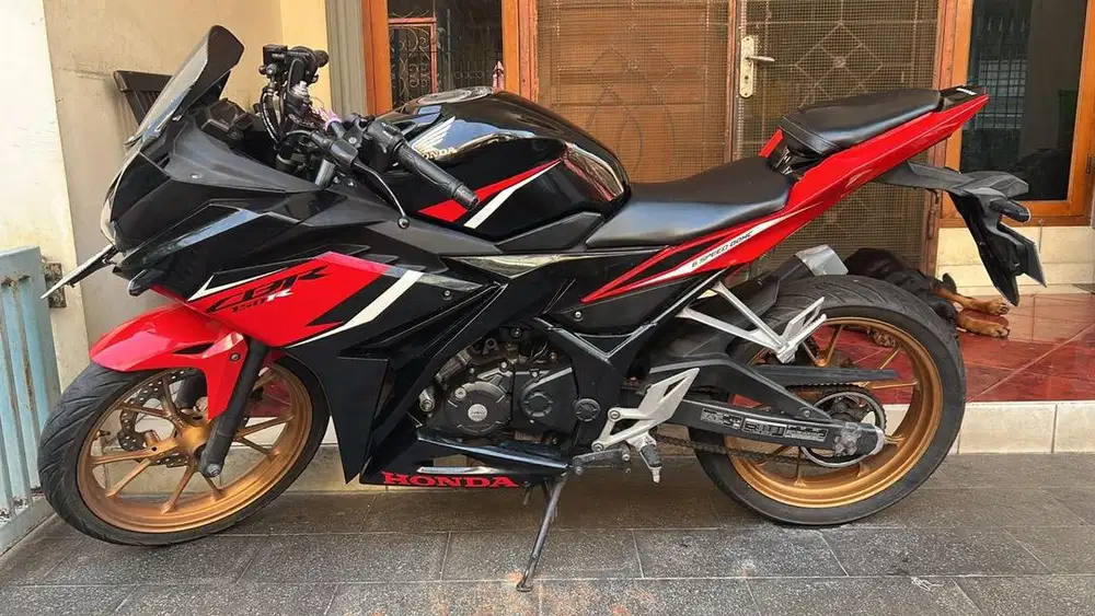 DIJUAL CBR 150R KONDISI MULUS LANGSUNG GASSSSS