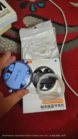 Dijual cepat headset bloethot 2 in 1. Beli 1 isi dua.