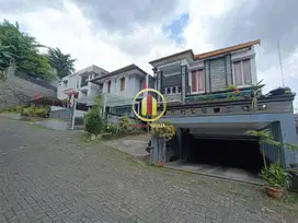 Rumah Bagus Furnished SHM Dago, Bandung