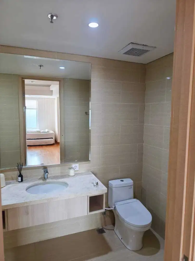 Dijual Apartemen One East 1 BR Raya Kertajaya Indah
