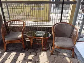 Kursi rotan 1 set dgn meja