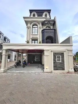 RUMAH BARU MEWAH DALAM KOMPLEK BESAR DI JAGAKARSA DEKAT CILANDAK
