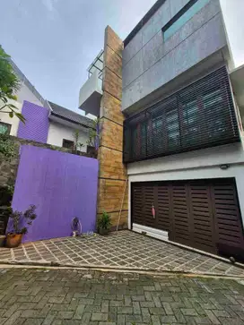 DIJUAL RUMAH MODERN MINIMALISDI JATIPADANG JAKARTA SELATAN