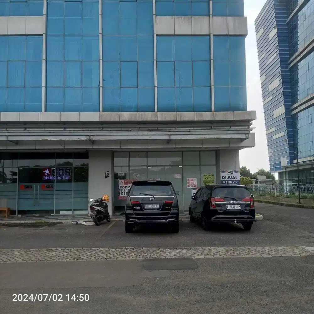 Dijual Rumah Golf Lake