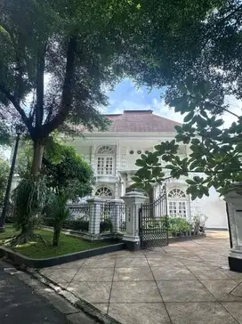 Dijual Rumah Mewah Taman Golf Lippo Karawaci