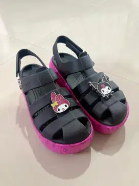 DIJUAL CROCS MY MELODY KUROMI STOMP ORIGINAL 100%‼️
