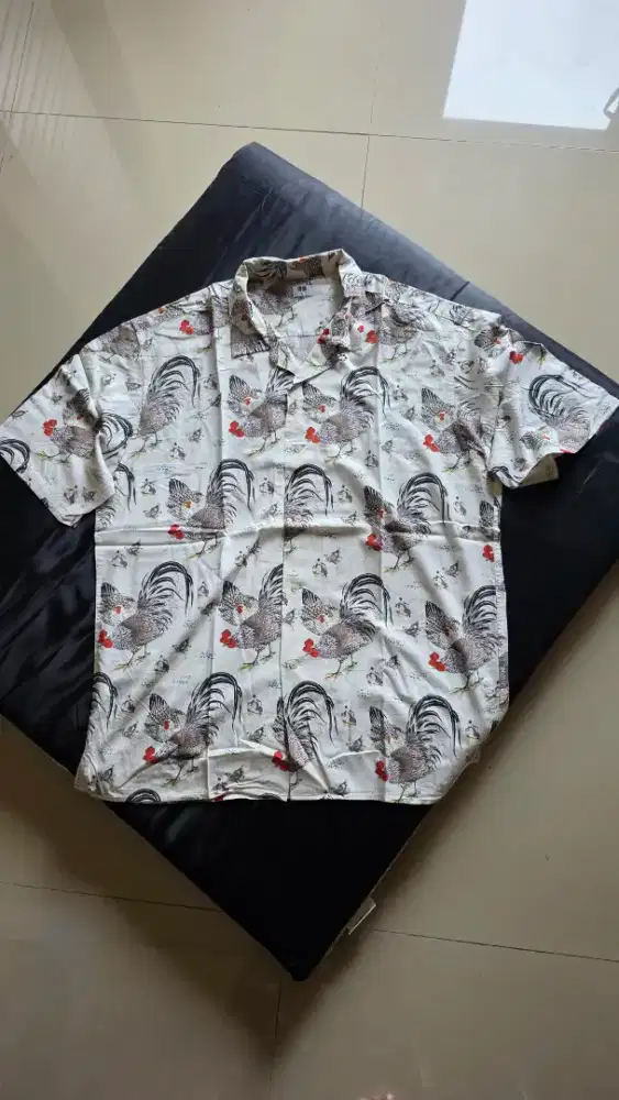 Kemeja open collar uniqlo size L like new