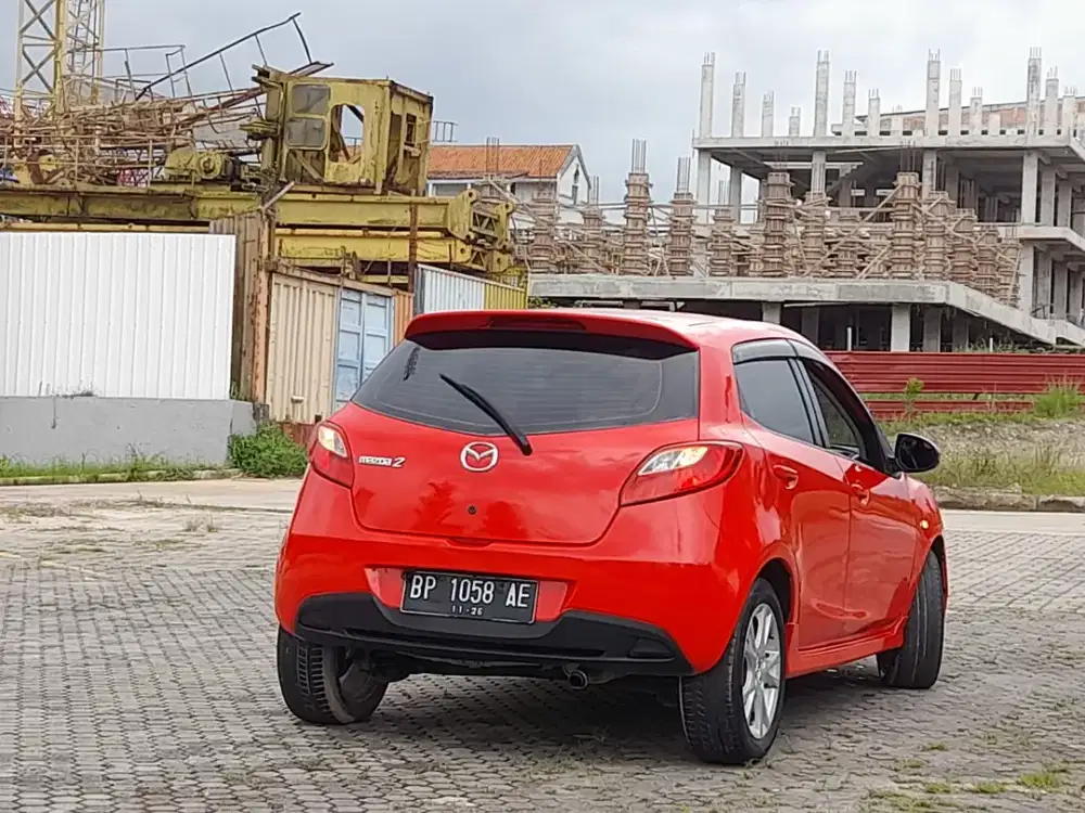MAZDA 2 AUTOMETIC PAJAK HIDUP STNK BPKB LENGKAP MOBIL JARANG PAKAI