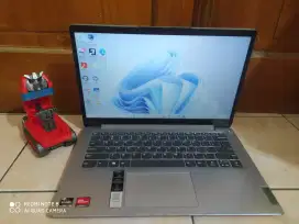 Lenovo IP slim1/RYZEN 3 7320U/RAM8/SSD 512 Nvme/Radeon 610M/FHD IPS