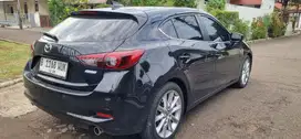 Mazda 3 HB 2018 Hitam TERAWAT