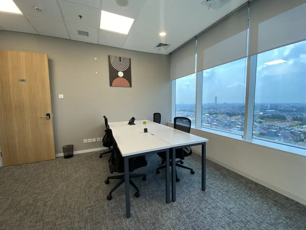 Sewa Kantor Unit Furnished Siap Ditempati 6 Pax di Kensington Tower