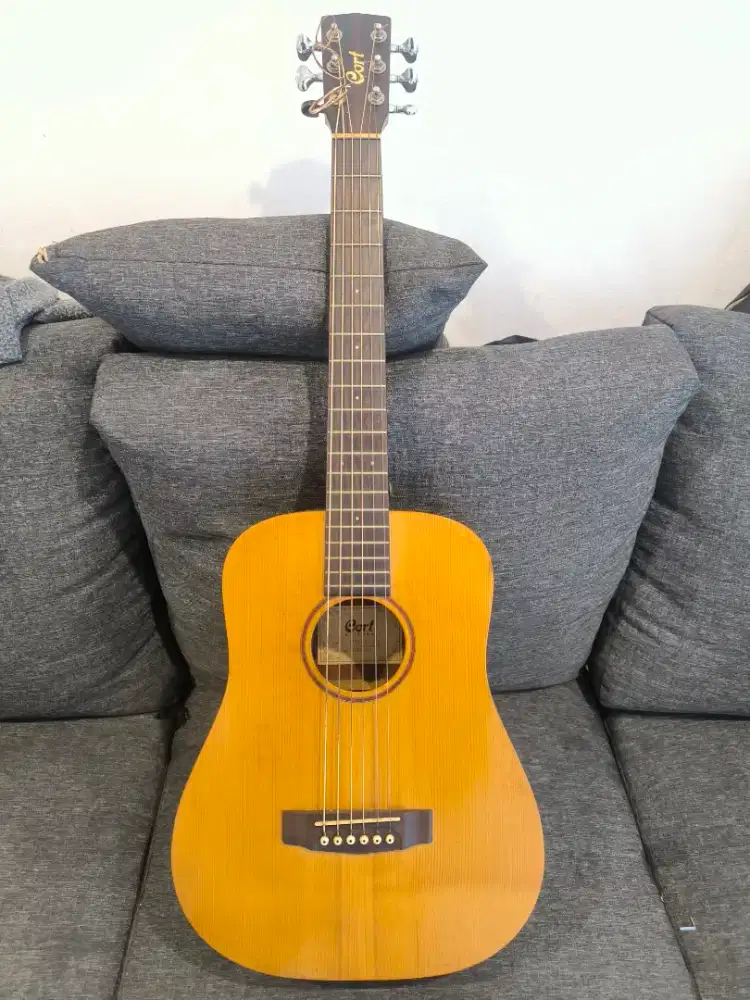 Gitar cort earth mini adirondack accoustic Electric