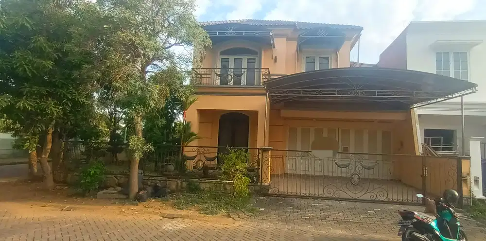 26. DIJUAL WISATA BUKIT MAS PALAIS DU LUXEMBURG SURABAYA