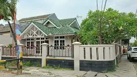 Rumah hoek luas. di Perumahan Harapan Indah, Jl Alpukat Raya