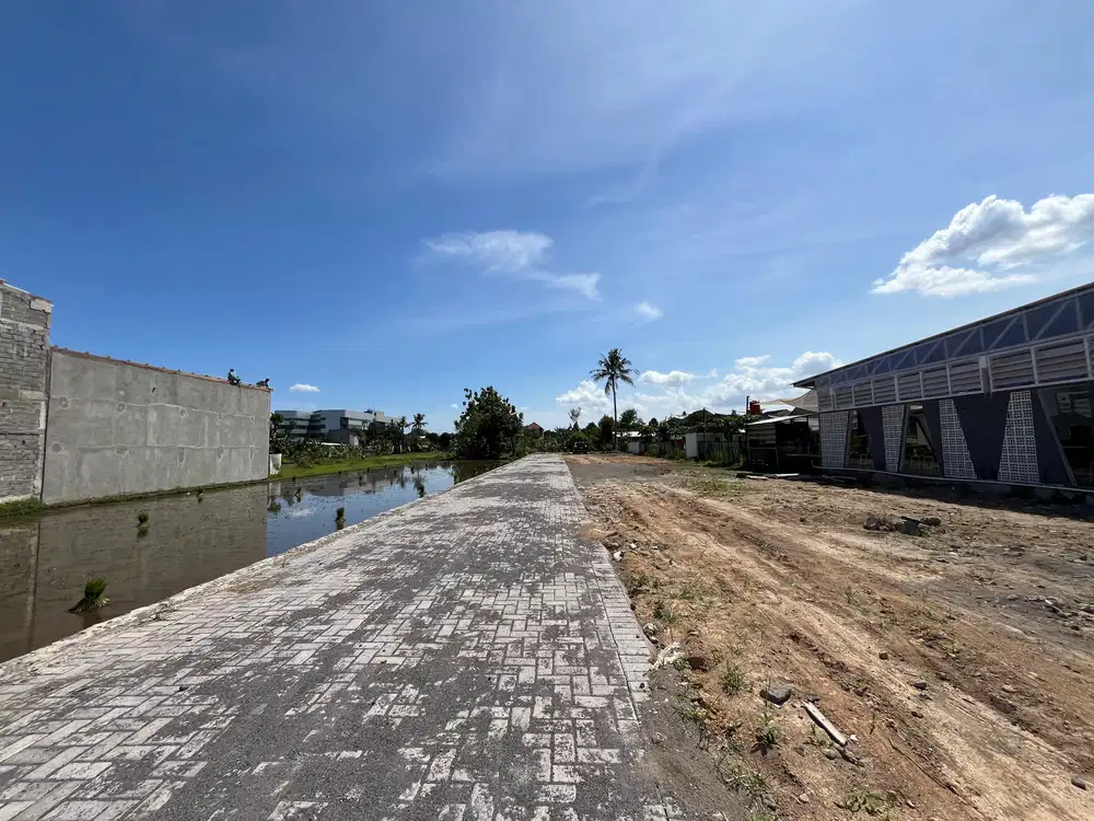 Tepi Aspal di Gamping Banyuraden Dekat Univ PGRI