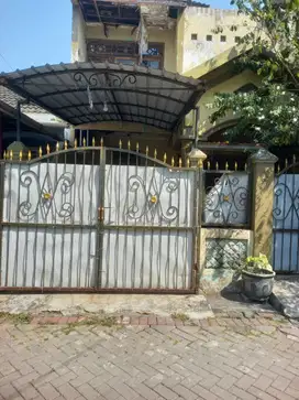 RUMAH DI KELURAHAN GELURAN, TAMAN SIDOARJO