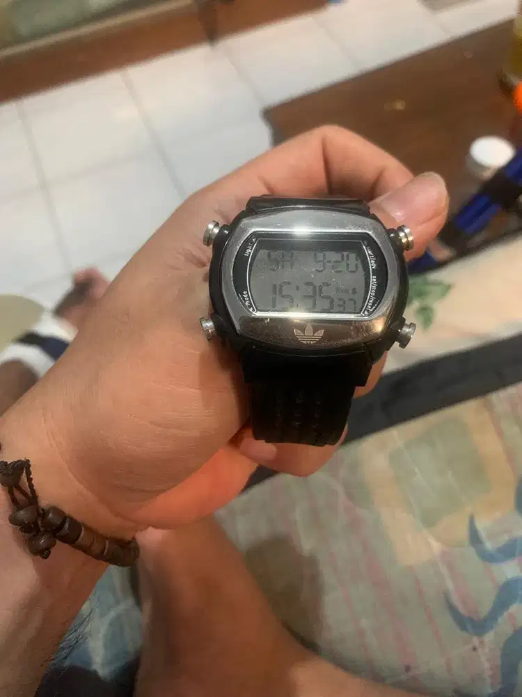 jam tangan adidas vintage