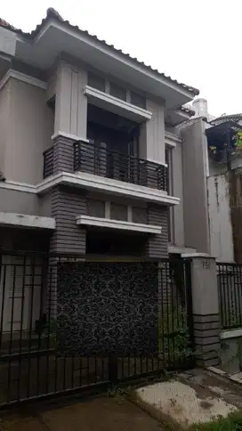 Dijual Rumah Lingkungan Nyaman Siap Huni Central Park A Yani