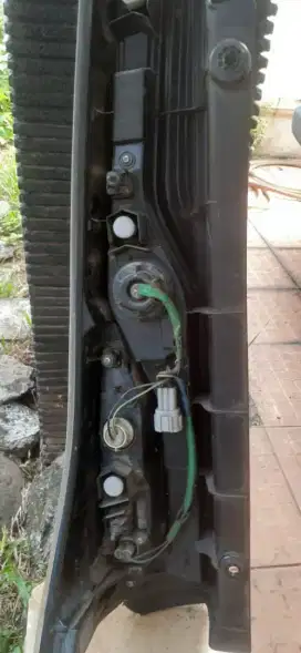Lampu rem belakang serena