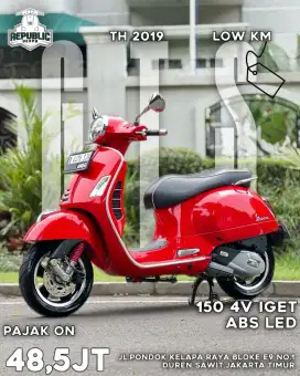 DIJUAL PIAGGIO VESPA GTS 4V 150 IGET ABS LED THN 2019 PE