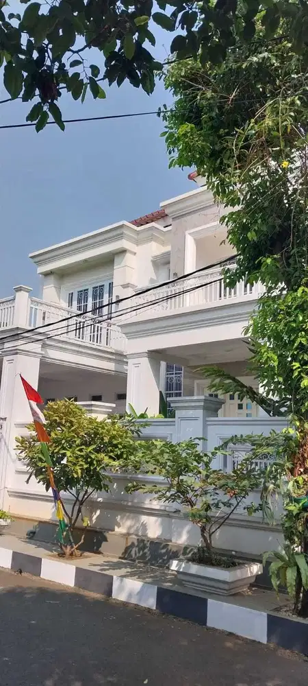 Dijual rumah mewah di Komp Bulog 1 di Pondok  Melati.Jatiwarna Bekasi