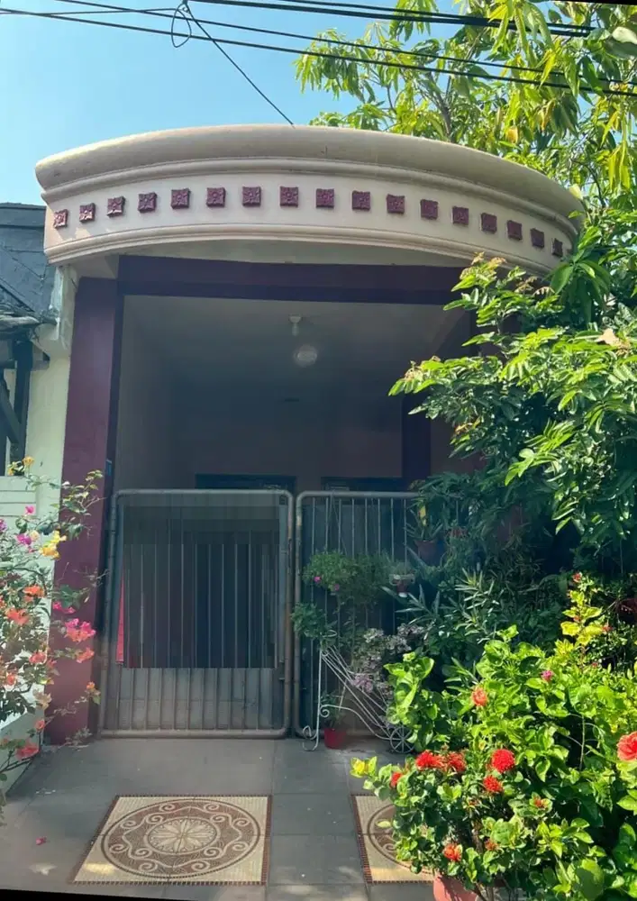 Rumah Bagus Terawat Asri Dan Nyaman Siap Huni Gunungsari Surabaya