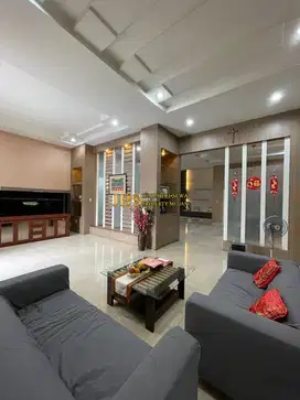 SANGAT LIMITED!! Dijual Villa 3,5 Tingkat di Komplek Cemara Asri Jalan Rajawali
