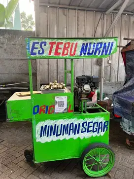Gerobak tebu dengan mesinnya