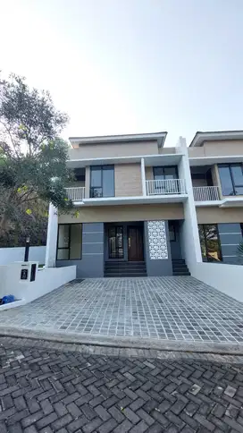 RUMAH FREE PPN POSISI POJOK DEPAN TAMAN DI PANDANARAN HILLS SEMARANG