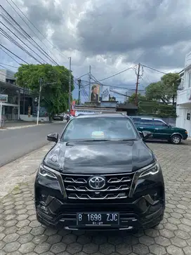 Toyota Fortuner 2.4 VRZ 4x2 A/T Diesel