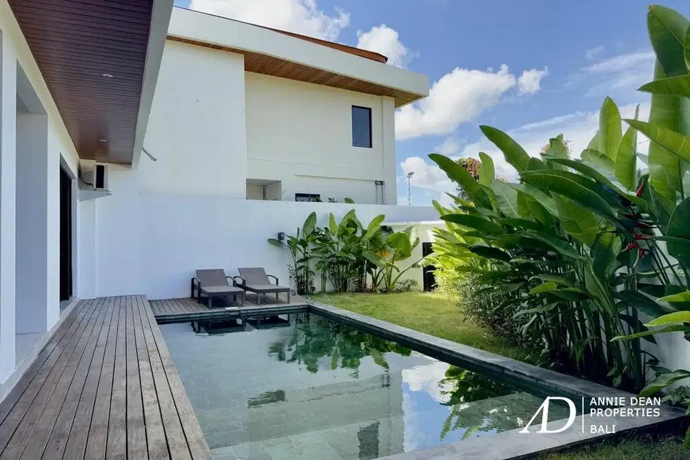 FREEHOLD | MODERN 4-BEDROOM VILLA WITH RICE FIELD VIEW IN TUMBAK BAYUH