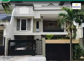 Dijual/Disewa Rumah 2 Lantai di Taman Semanan Indah