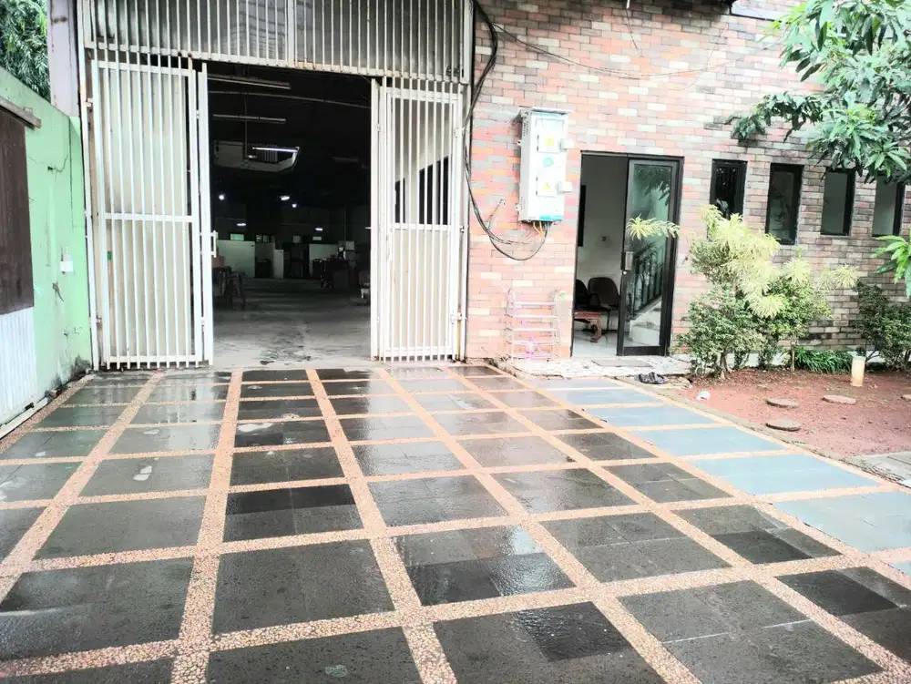RUANG USAHA DI JATIASIH, BEKASI. 2 LANTAI COCOK UNTUK KANTOR.