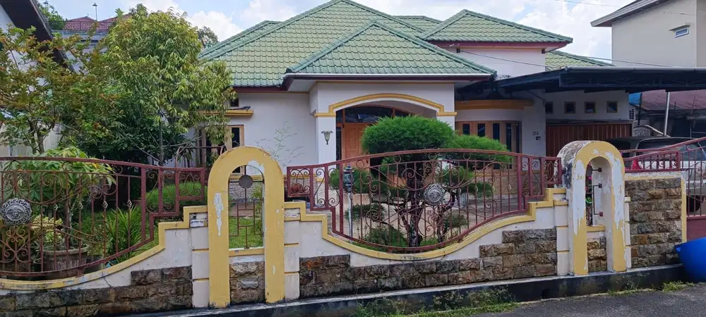 Rumah pontianak selatan bagus dan luas Sudah SHM harga 2,6 M