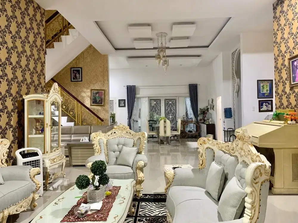 Villa Mewah Cantik di Tasbi terawat dan Komplek Asri di Setia Budi