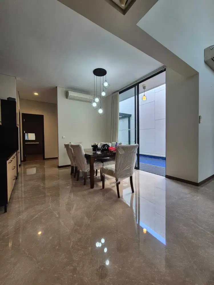 Jual Rumah Semi Furnished Private Pool, Navapark Cluster Lancewood