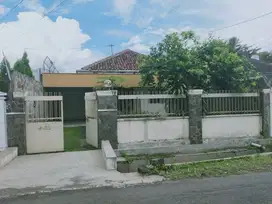 Rumah Klasik Terawat 292m² Lokasi Strategis Laweyan Solo