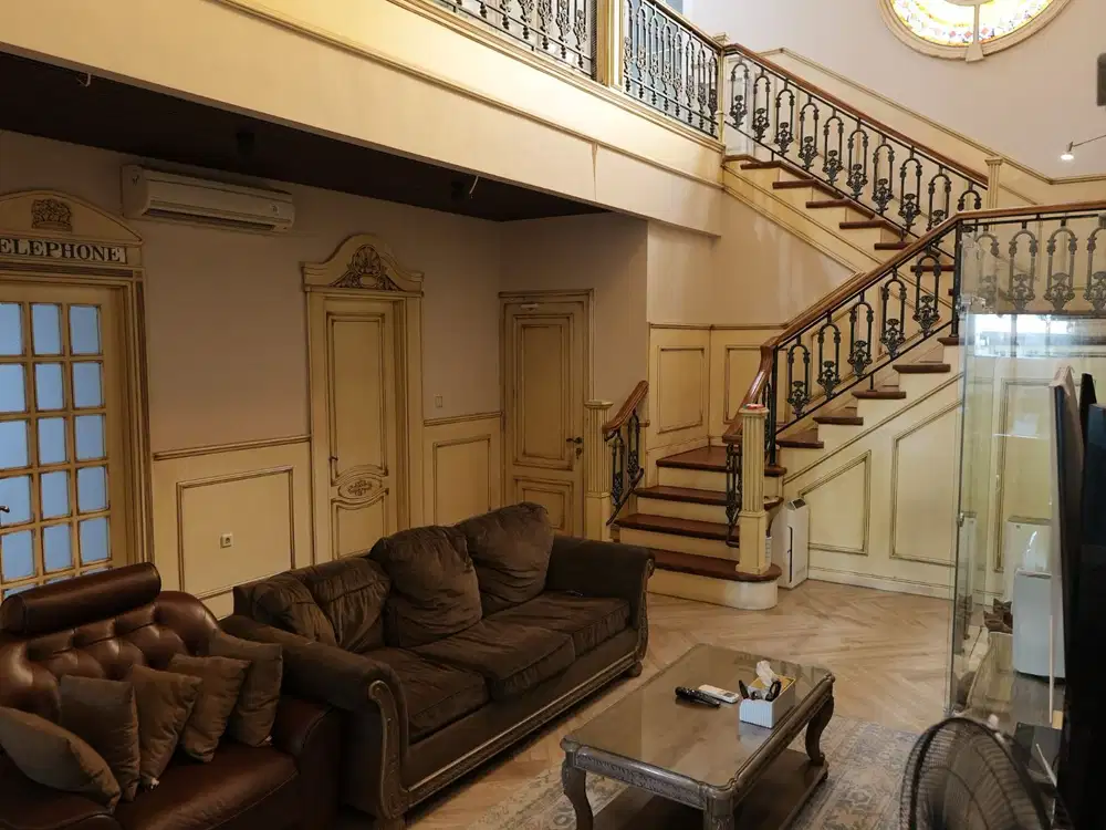 Dijual Rumah Mewah Gratis Aviary, Banjar Wijaya