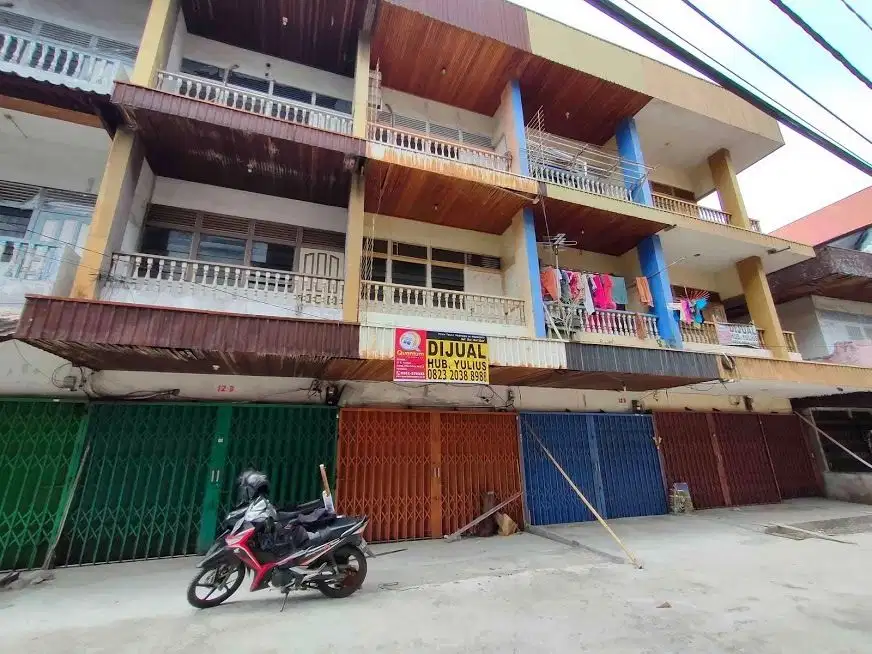 Ruko Jl.Wolter Monginsidi (Aren) PUSAT Kota dekat Pasar Mawar