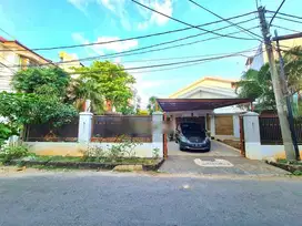 Disewakan Rumah 2 Lantai Furnished di Kelapa Gading