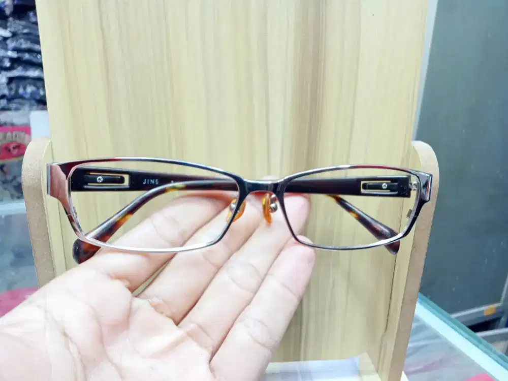 Kacamata ori JINS SWISS masih like new