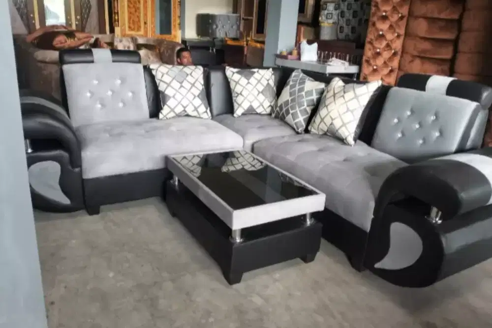Sofa minimalis abu hitam