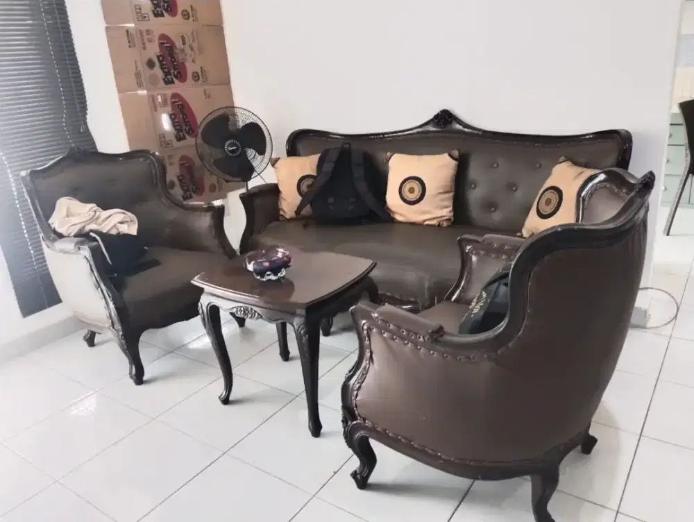 Satu set Sofa jati